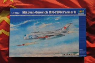 Trumpeter 02804 Mikoyan-Gurevich MiG-19PM Farmer E